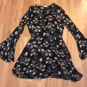 Full Tilt Floral Key Hole Dress